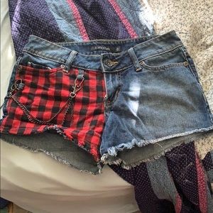 Blackheart quarter plaid booty shorts